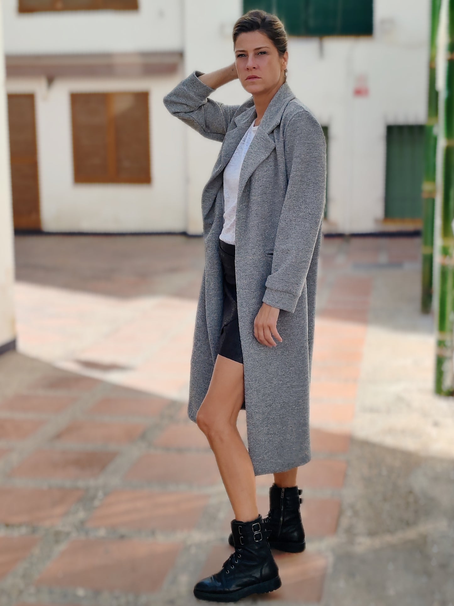 ABRIGO LARGO BOUCLÉ GRIS CLARO