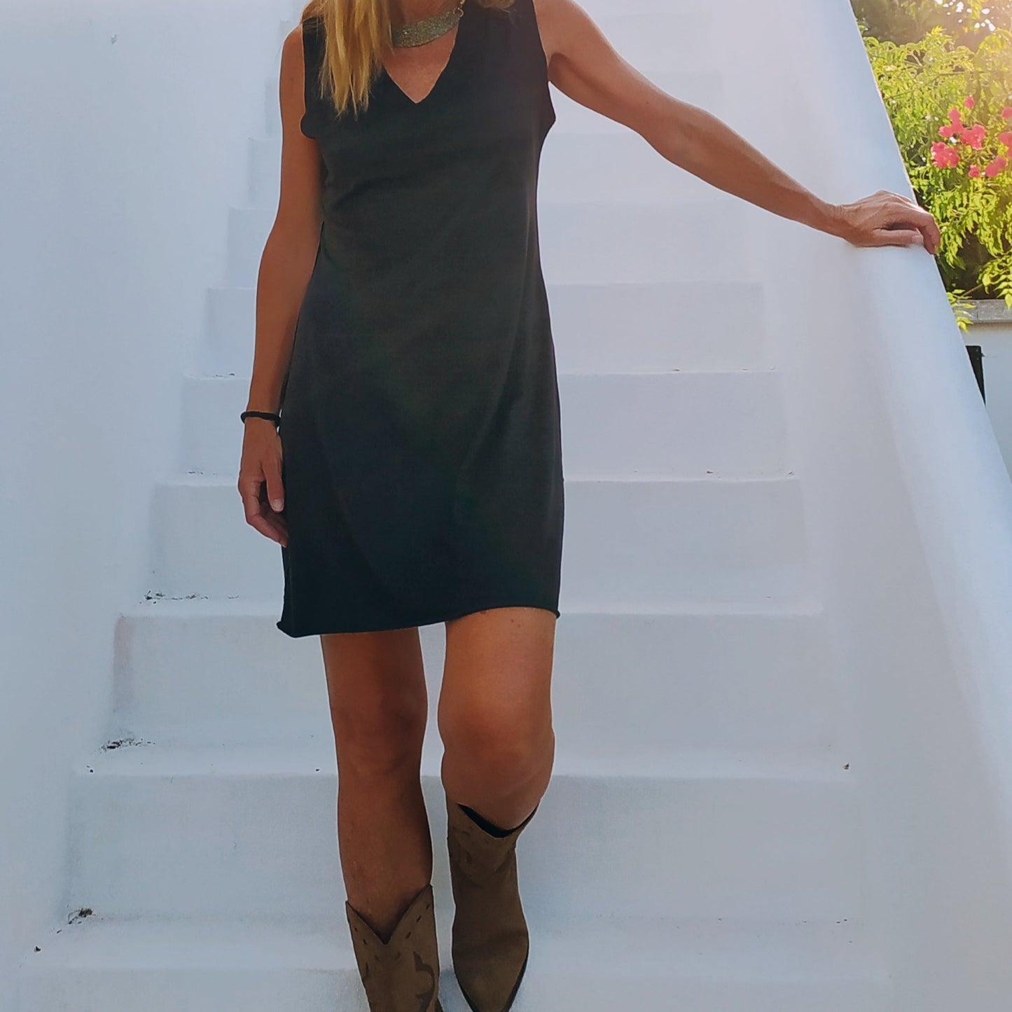 VESTIDO CORTO DE ANTE VEGANO NEGRO