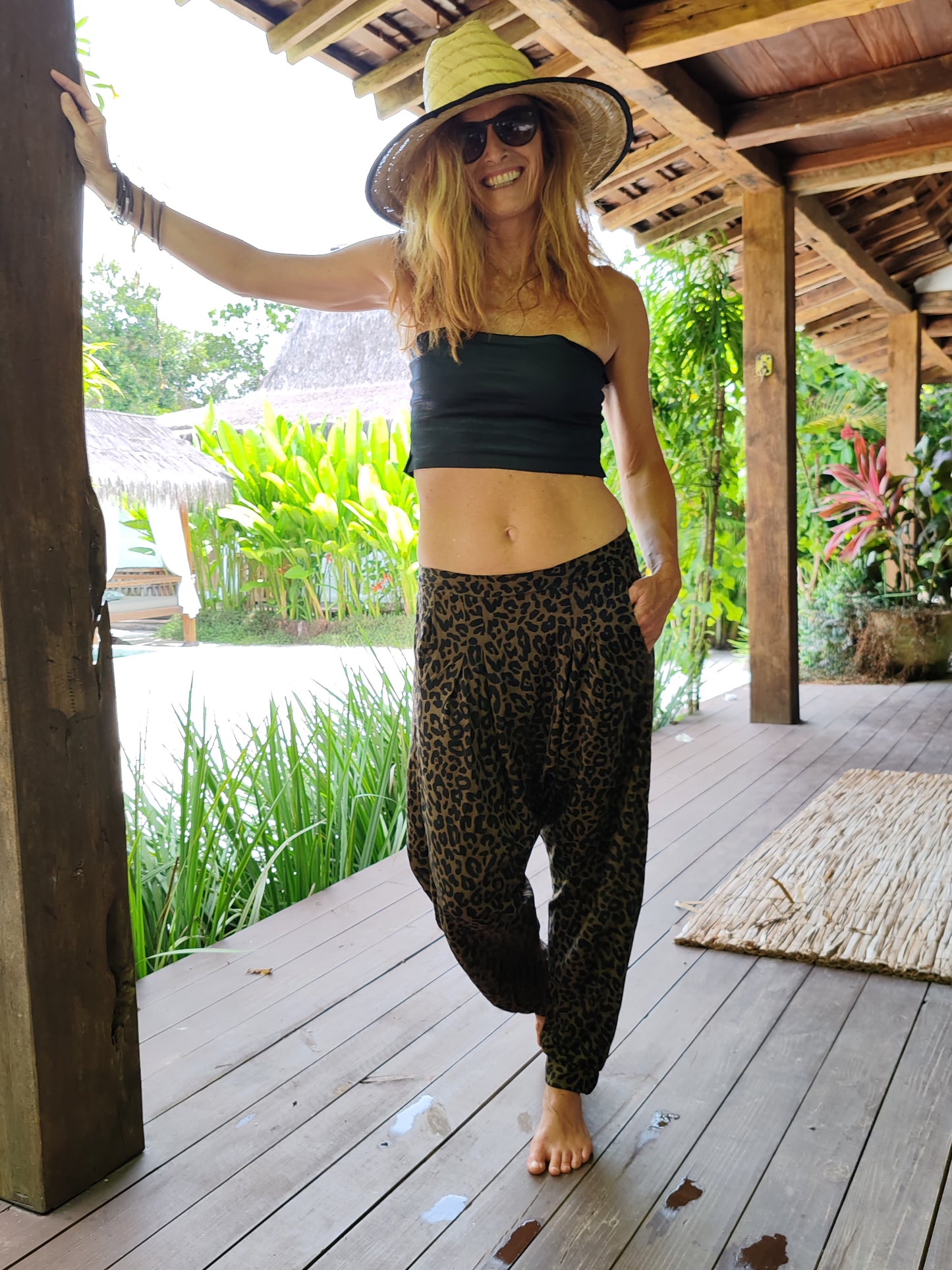 PANTALÓN SAGGY animal print caqui
