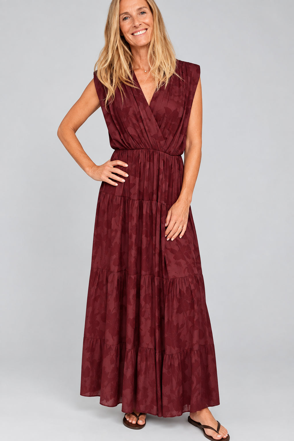 VESTIDO LARGO VAPOROSO en tono berenjena