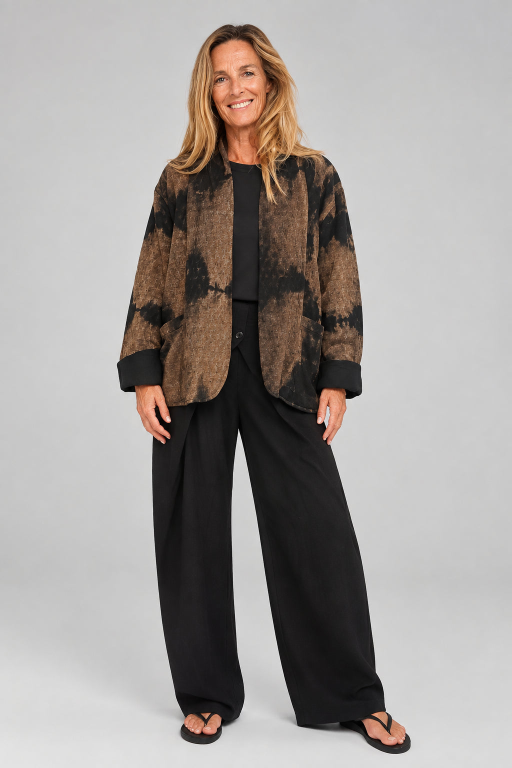 CHAQUETA ABIERTA TIE-DYE en tonos marrones y negro
