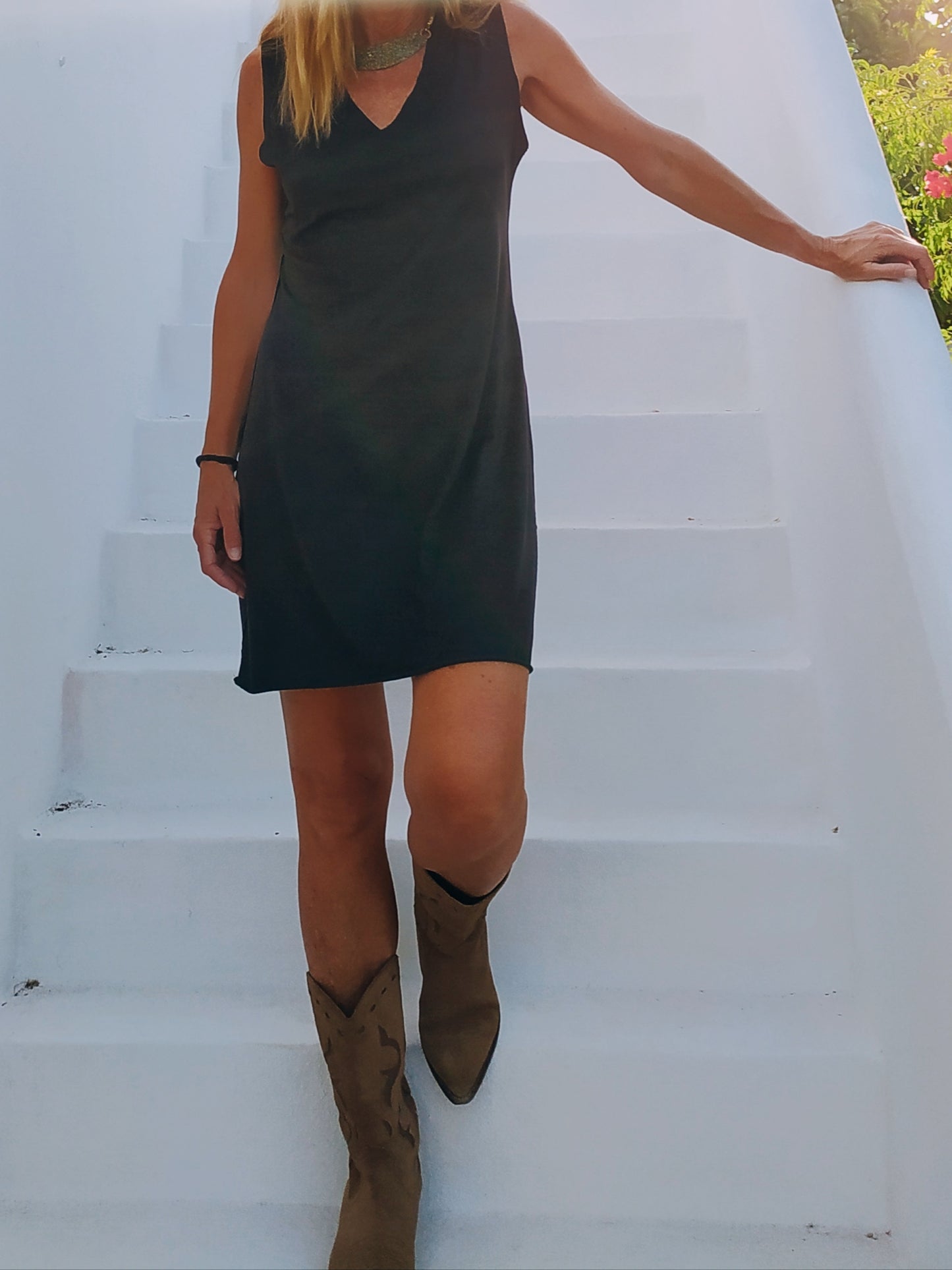 VESTIDO CORTO de ante vegano negro