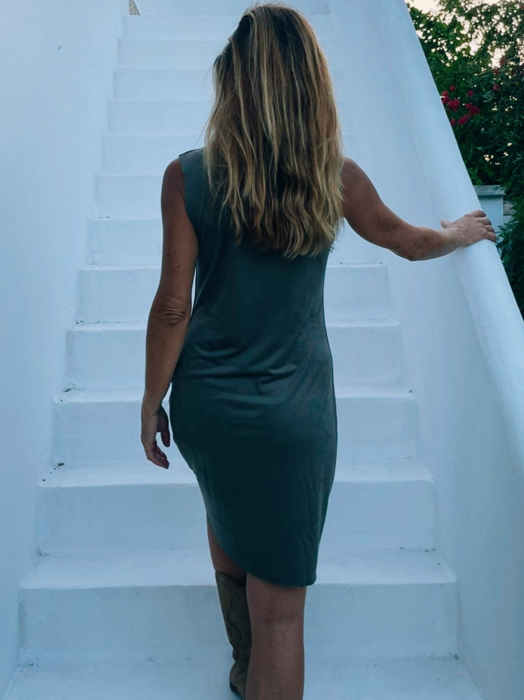 VESTIDO CORTO de ante vegano kaki